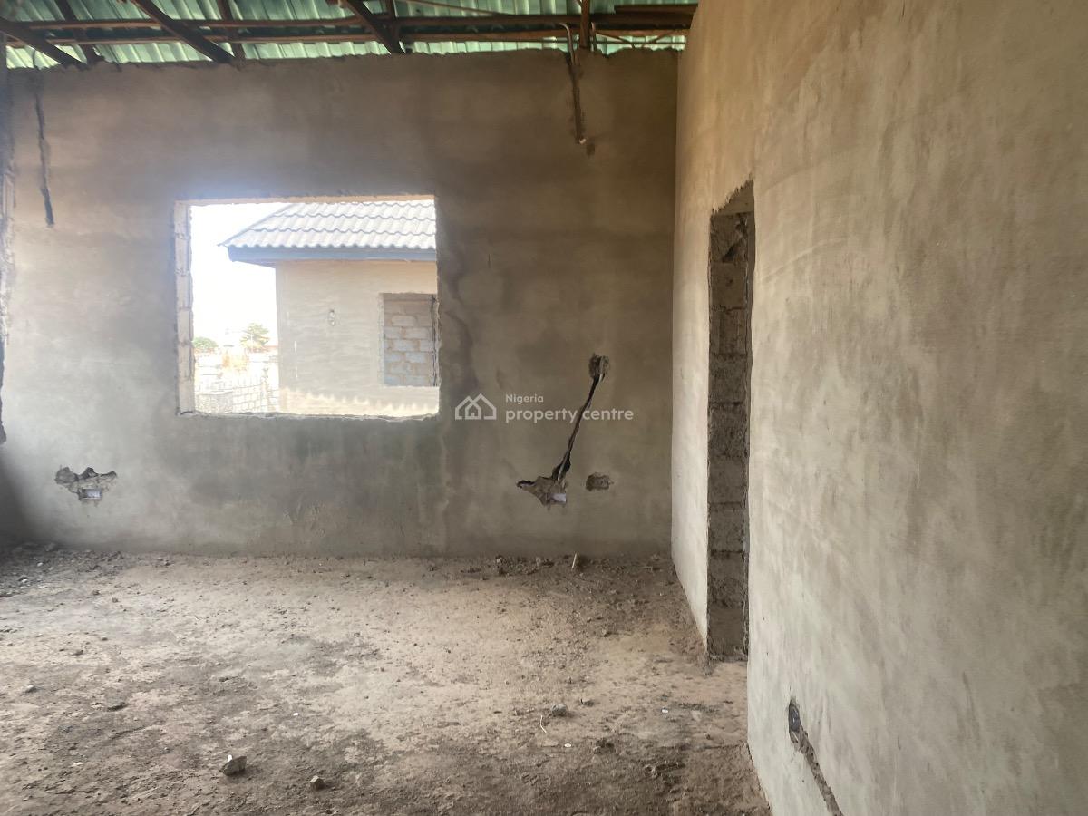 Distress and Spacious 3 Bedroom Bungalow, Opposite Immigration Hq, G.r.a Gbessa Off Airport Road, Kyami, Abuja, Detached Bungalow for Sale