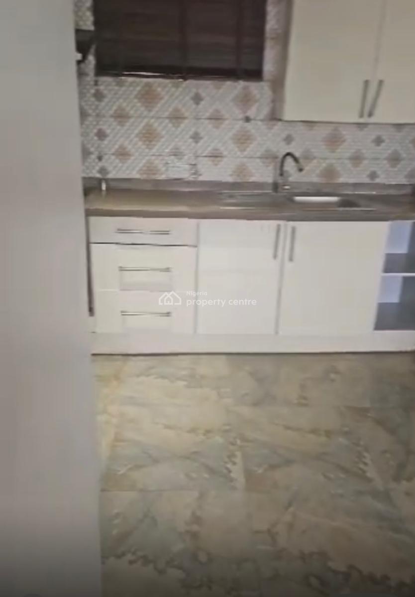 Unfurnished One Bedroom Apartment in a Secured Environment, Second Avenue, Ikoyi, Lagos, Mini Flat (room and Parlour) for Rent