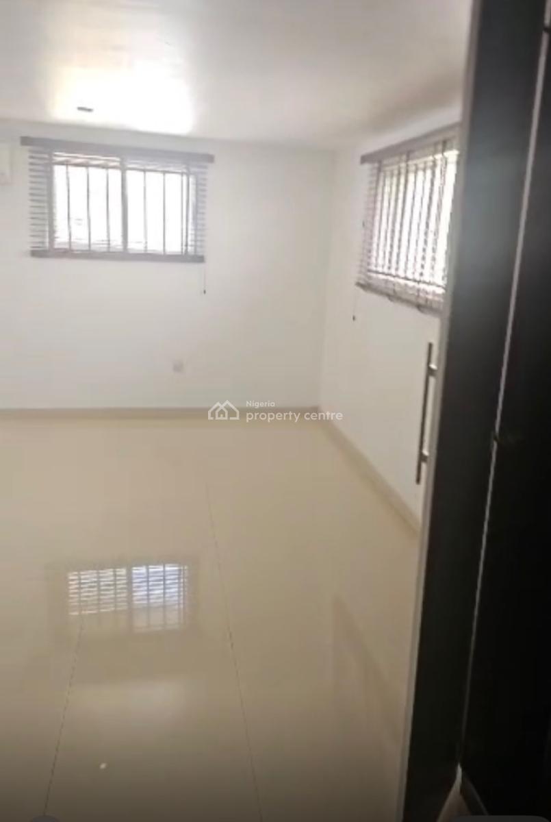 Unfurnished One Bedroom Apartment in a Secured Environment, Second Avenue, Ikoyi, Lagos, Mini Flat (room and Parlour) for Rent