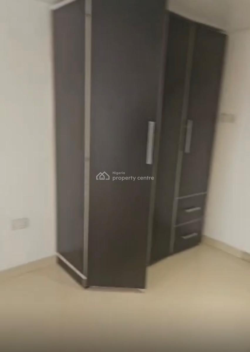 Unfurnished One Bedroom Apartment in a Secured Environment, Second Avenue, Ikoyi, Lagos, Mini Flat (room and Parlour) for Rent
