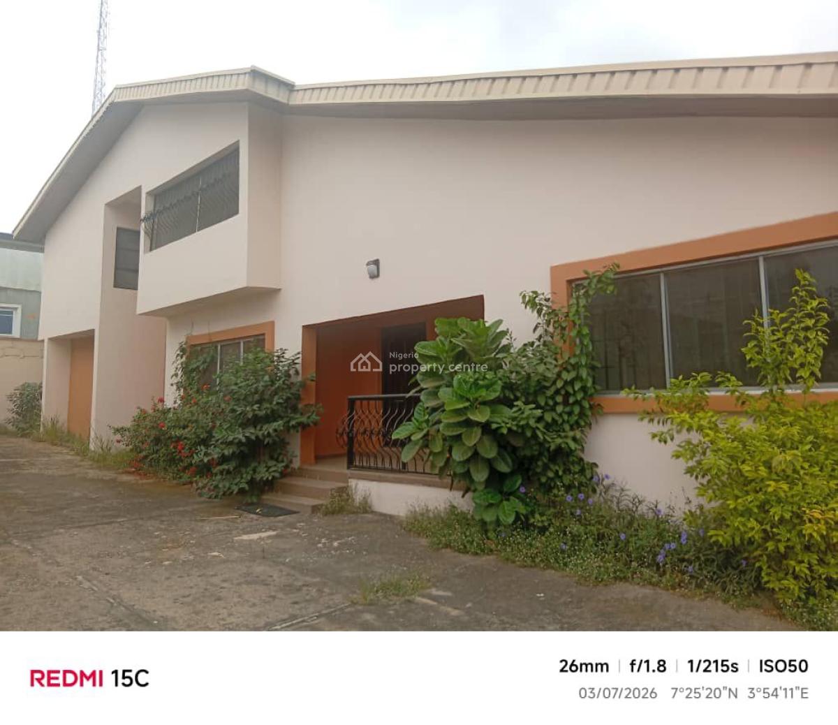 Five Bedrooms Duplex with a Mini Flat, Arigidi Close, Old Bódìjà, Ibadan, Oyo, Flat / Apartment for Rent