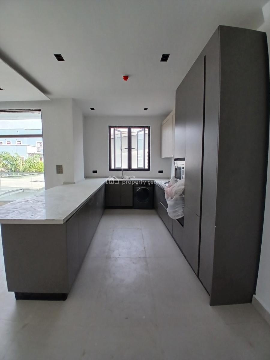 2 Bedroom Apartment, Lekki Phase 1, Lekki, Lagos, Flat / Apartment for Sale