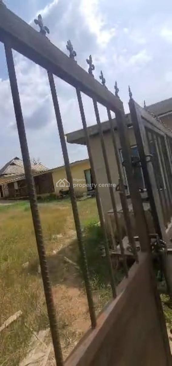 a Standard Commercial Plot Facing The Express, Oloogbo, Ologuneru-ido Road, Eleyele, Ibadan, Oyo, Commercial Land for Sale