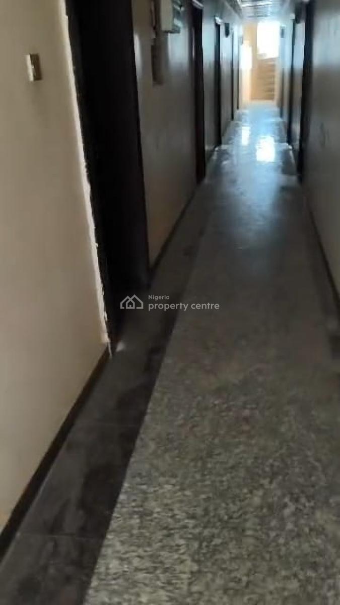 an 18 Rooms Hotel, Ashi-bodija, Old Bodija, Ibadan, Oyo, Hotel / Guest House for Sale