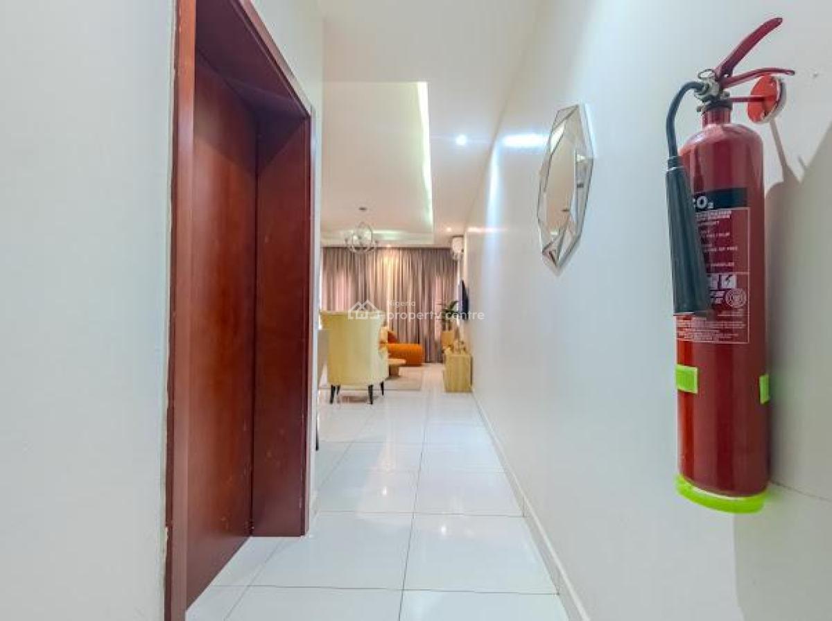 Furnished Luxury 2 Bedroom Flat, Admiralty Way, Lekki Phase 1, Lekki, Lagos, Flat / Apartment for Rent