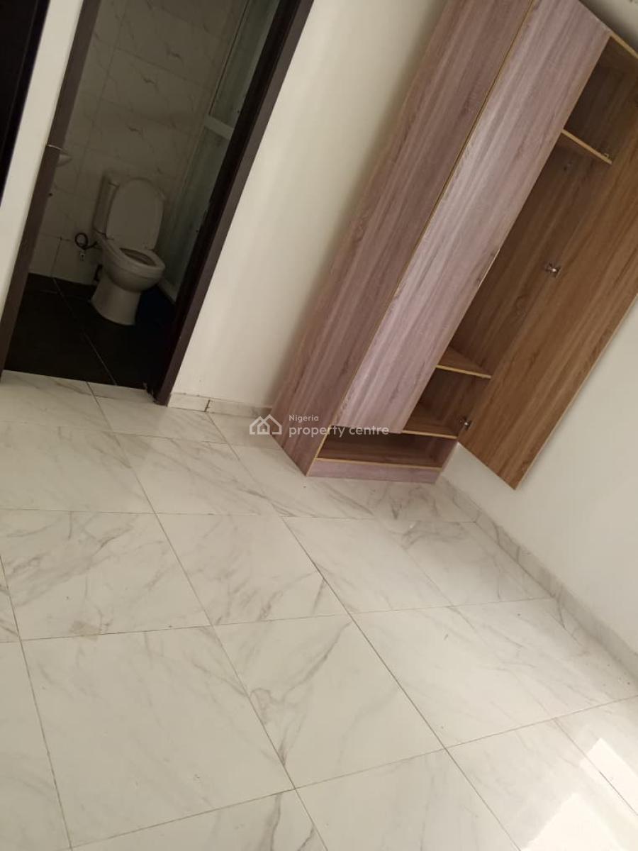 Three Bedroom Flat Ensuite with 2 Exclusive Sit in Balconies, Lekki, Lagos, Flat / Apartment for Rent