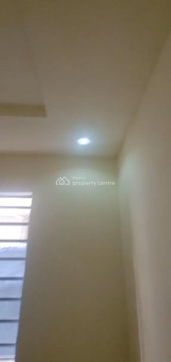 a Spacious 3 Bedroom Flat, Gra Phase 2, Magodo, Lagos, Flat / Apartment for Rent