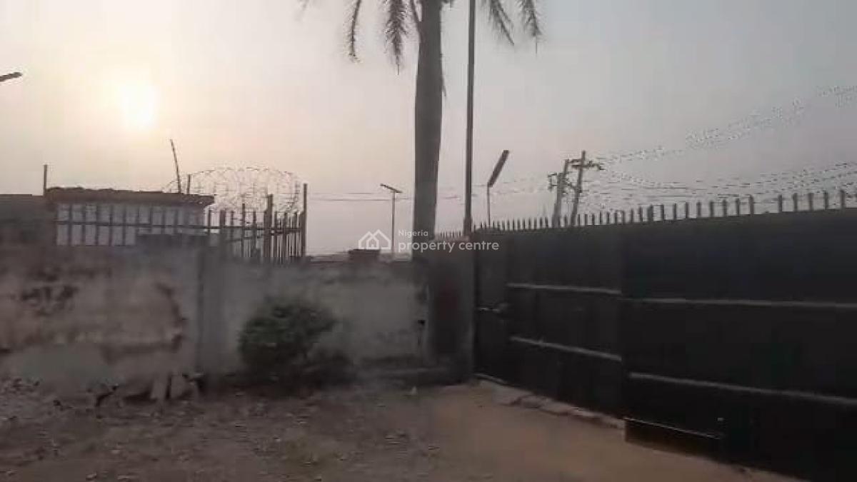 a Gigantic Office Complex, Iso Gbako, New Bodija, Ibadan, Oyo, Plaza / Complex / Mall for Sale