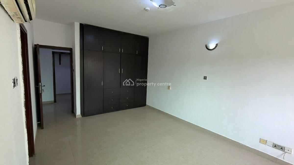Well Built 3 Bedroom Flat with a Study Room+ Bq, Old Ikoyi, Ikoyi, Lagos, Flat / Apartment for Rent