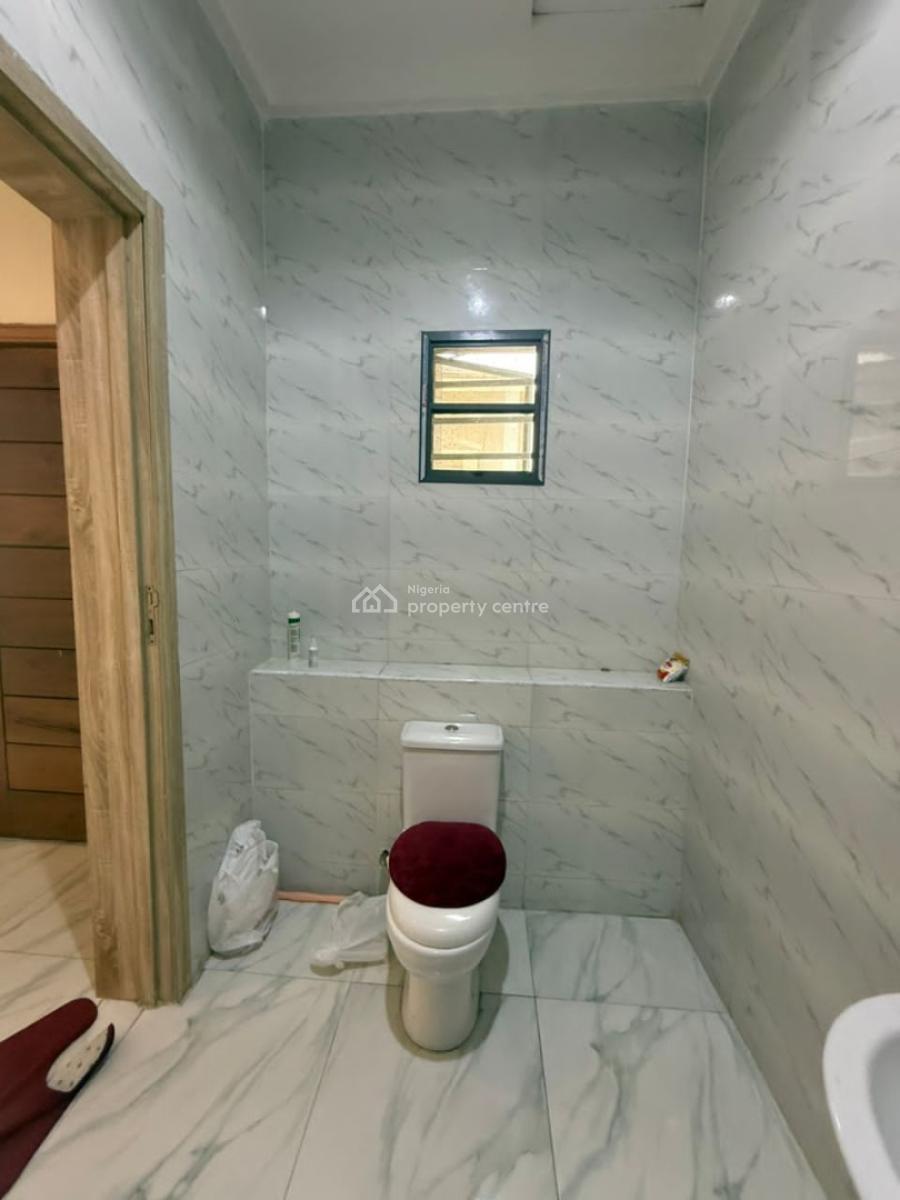 Masters Bedroom Sharing Kitchen, Orchid Road, Lekki, Lagos, Flat / Apartment for Rent