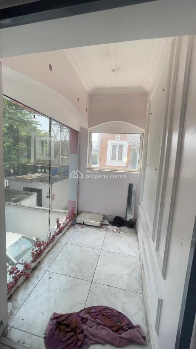 Upper-floor Commercial Space, Lekki Phase 1, Lekki, Lagos, Commercial Property for Rent