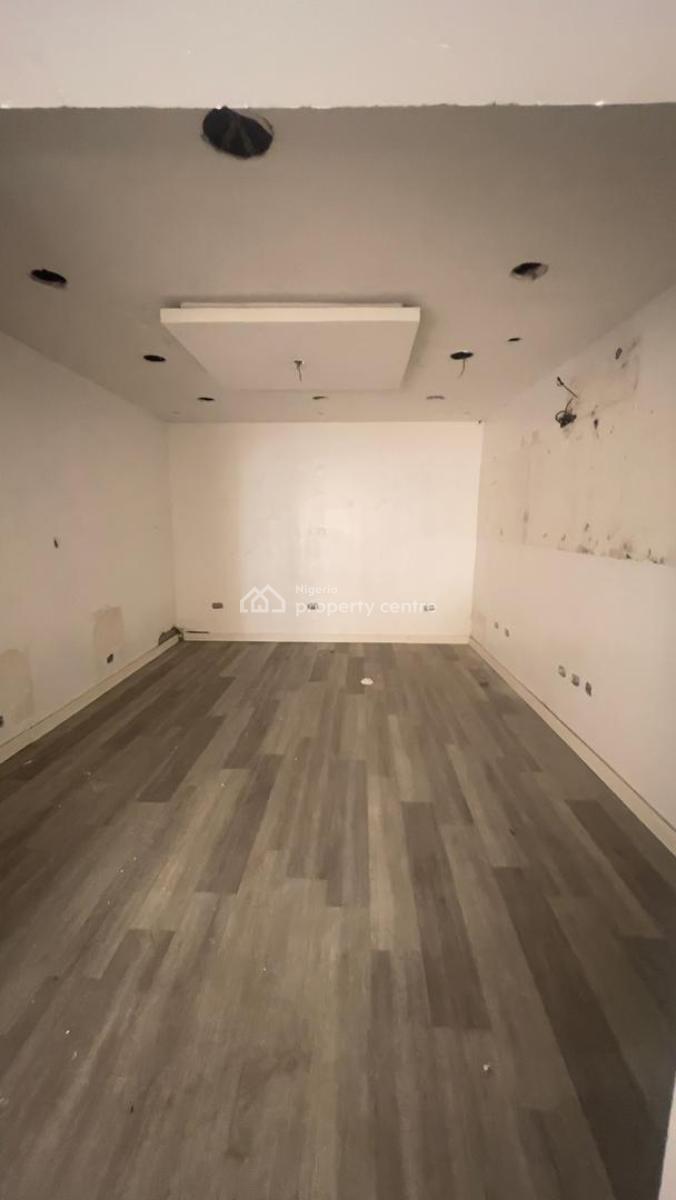 Upper-floor Commercial Space, Lekki Phase 1, Lekki, Lagos, Commercial Property for Rent