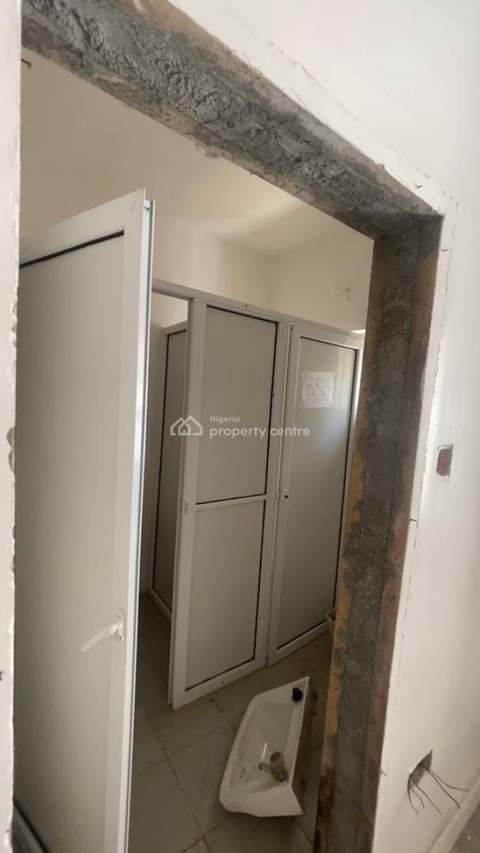 Upper-floor Commercial Space in Lekki Phase 1, Lekki Phase 1, Lekki, Lagos, Commercial Property for Rent