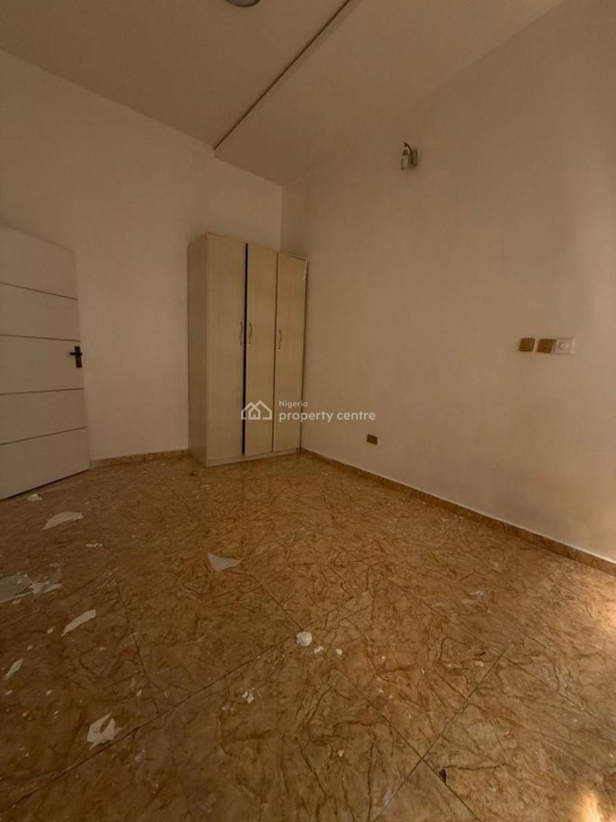 Standard Single Room in a Duplex Shared Apt (upstairs), Orchid Road, Lekki, Lagos, Self Contain (single Rooms) for Rent