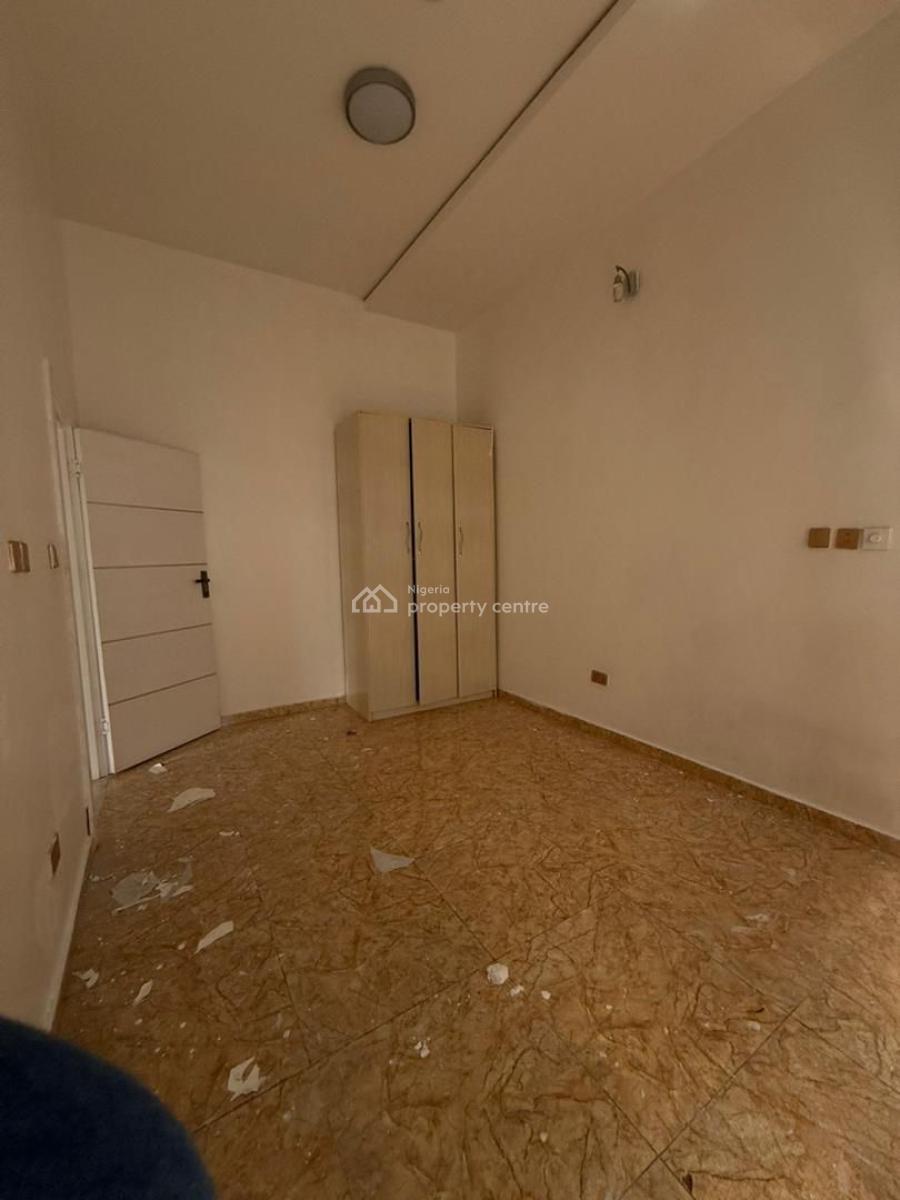 Standard Single Room in a Duplex Shared Apt (upstairs), Orchid Road, Lekki, Lagos, Self Contain (single Rooms) for Rent