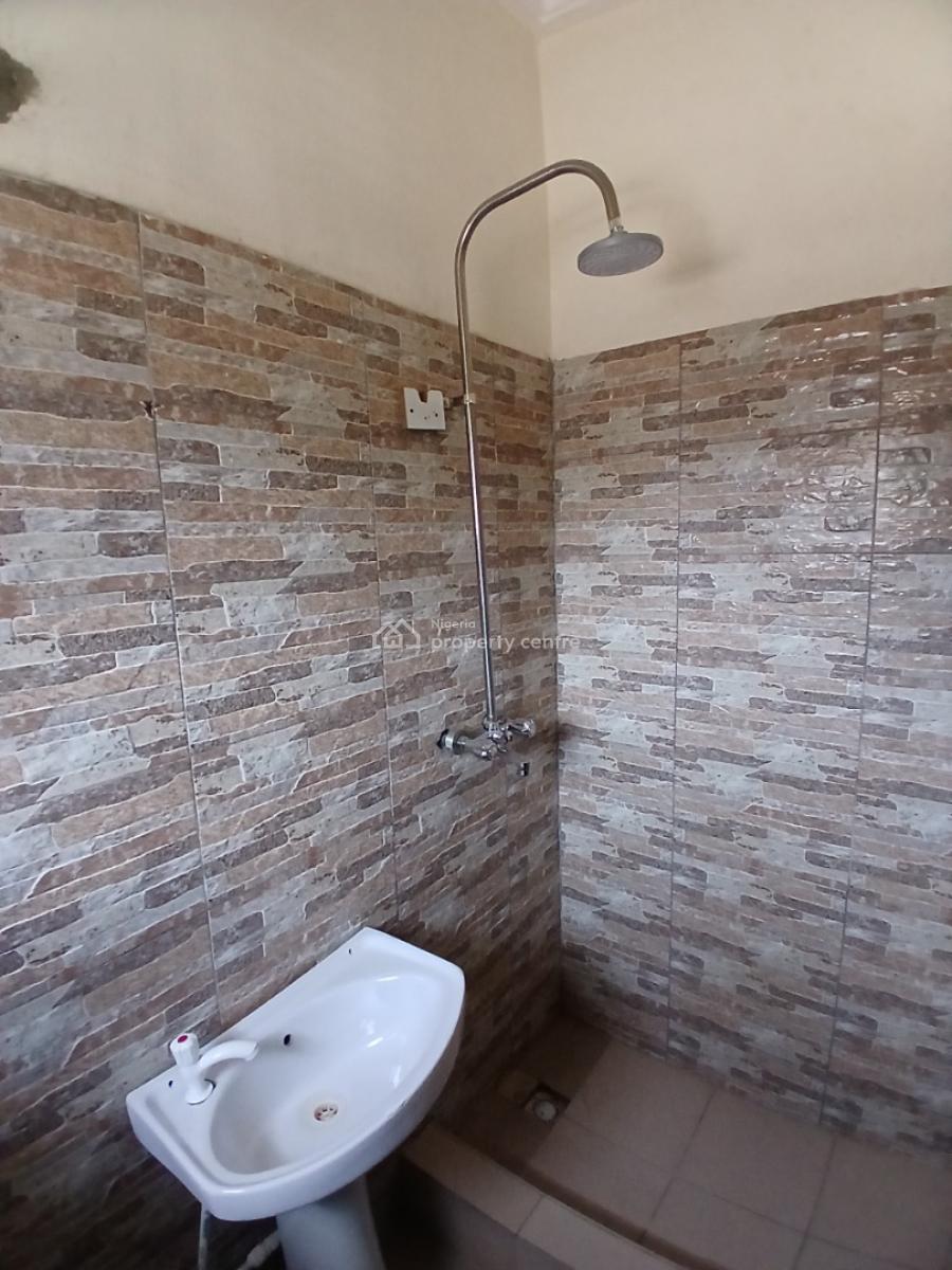 a Spacious 2 Bedroom Flat, Abraham Adesanya, Lekki Phase 2, Lekki, Lagos, Flat / Apartment for Rent