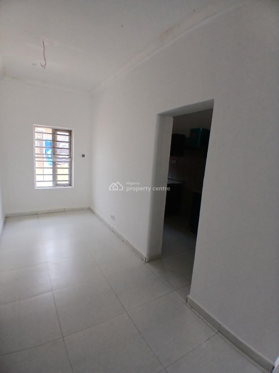 a Spacious 2 Bedroom Flat, Abraham Adesanya, Lekki Phase 2, Lekki, Lagos, Flat / Apartment for Rent