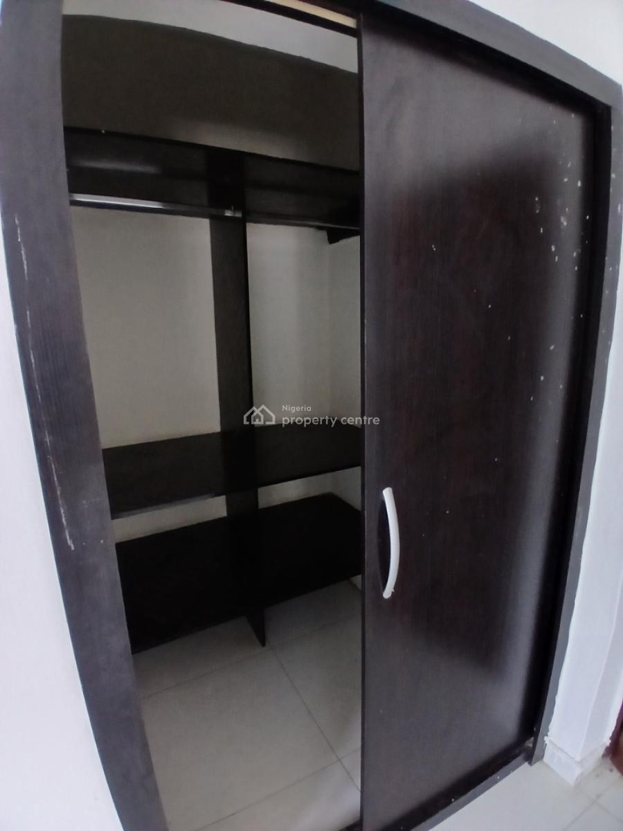 a Spacious 2 Bedroom Flat, Abraham Adesanya, Lekki Phase 2, Lekki, Lagos, Flat / Apartment for Rent