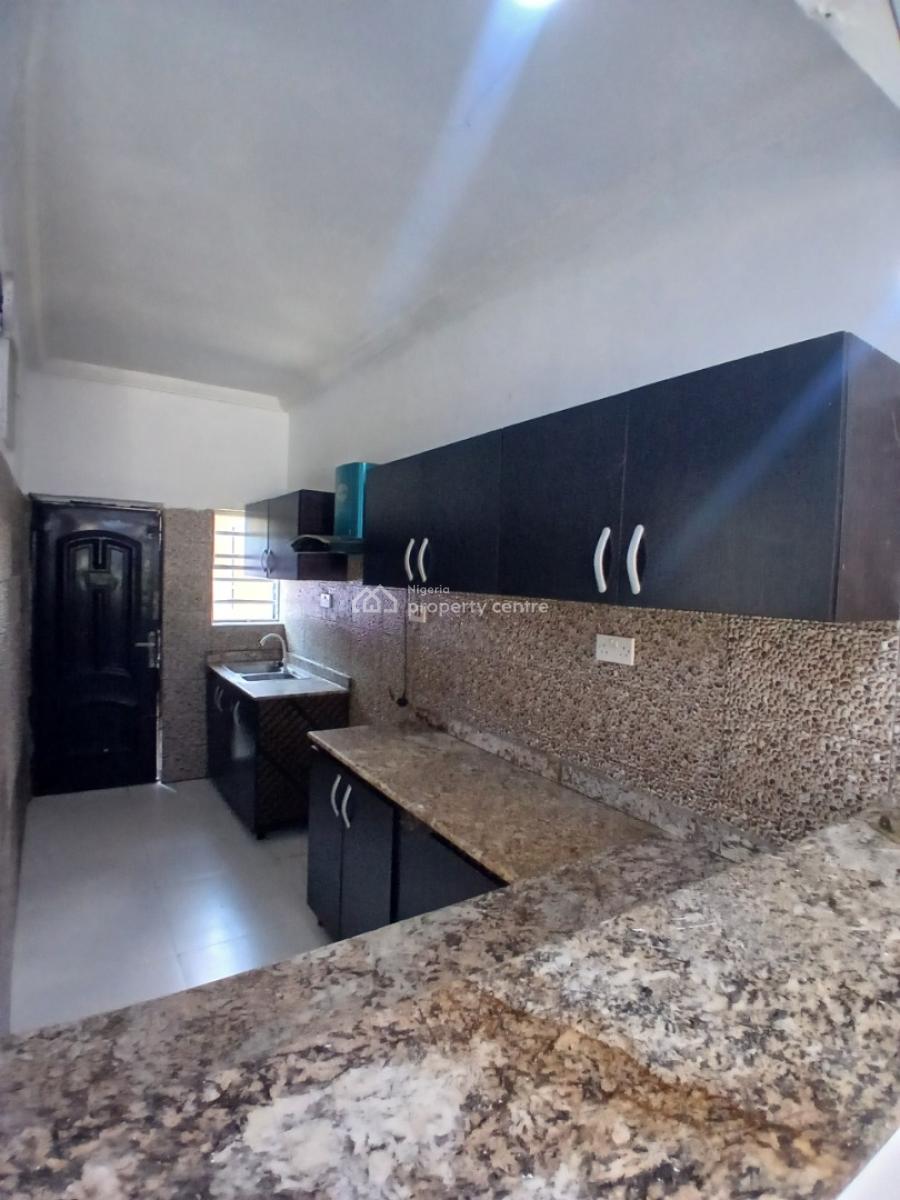 a Spacious 2 Bedroom Flat, Abraham Adesanya, Lekki Phase 2, Lekki, Lagos, Flat / Apartment for Rent