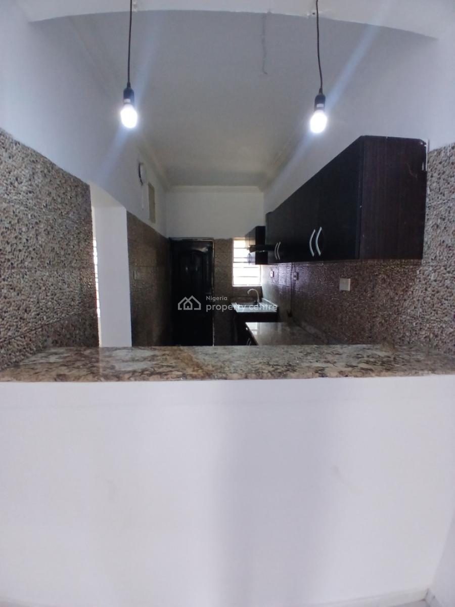 a Spacious 2 Bedroom Flat, Abraham Adesanya, Lekki Phase 2, Lekki, Lagos, Flat / Apartment for Rent