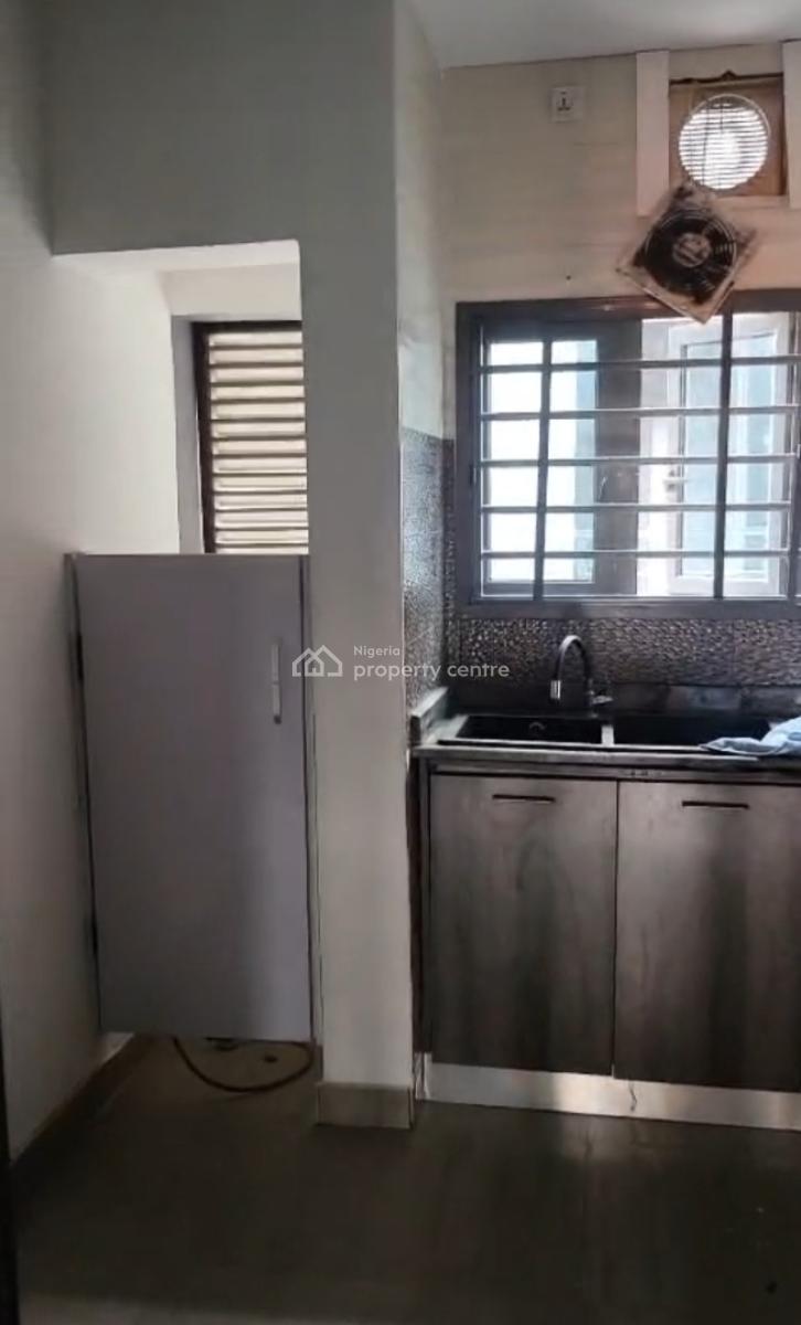 Decent 3 Bedroom Apartment Upstairs, Anthony, Maryland, Lagos, House for Rent
