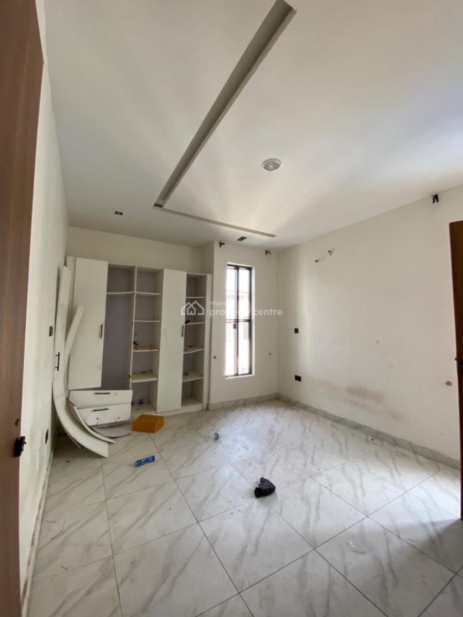 2 Bedroom Apartment, Ologolo, Lekki, Lagos, Flat / Apartment for Rent