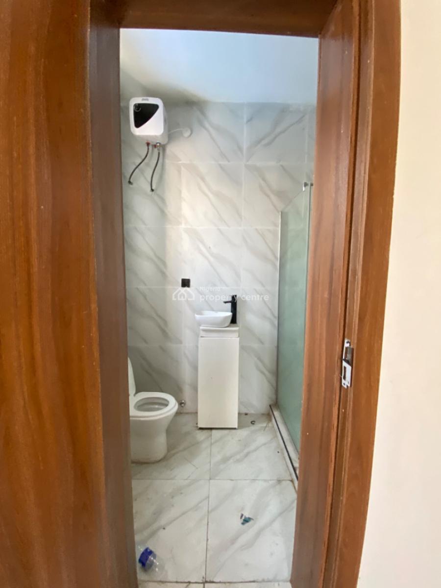 2 Bedroom Apartment, Ologolo, Lekki, Lagos, Flat / Apartment for Rent