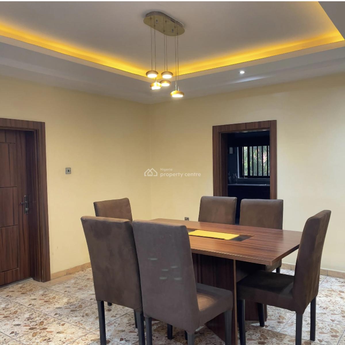 Nicely Furnished 3 Bedroom Apartment, Wuse, Abuja, Flat / Apartment Short Let