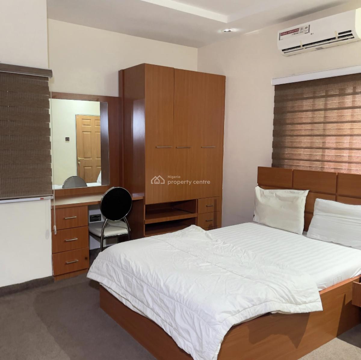 Nicely Furnished 3 Bedroom Apartment, Wuse, Abuja, Flat / Apartment Short Let