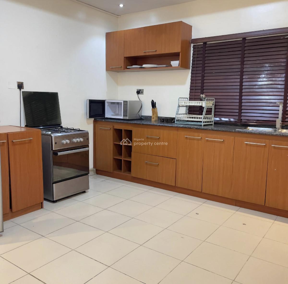 Nicely Furnished 3 Bedroom Apartment, Wuse, Abuja, Flat / Apartment Short Let