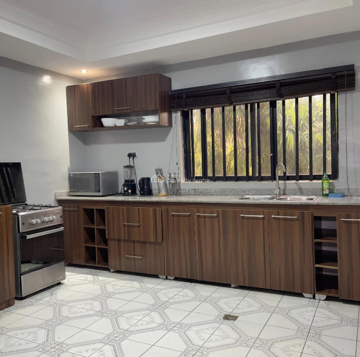 Nicely Furnished 3 Bedroom Apartment, Wuse, Abuja, Flat / Apartment Short Let