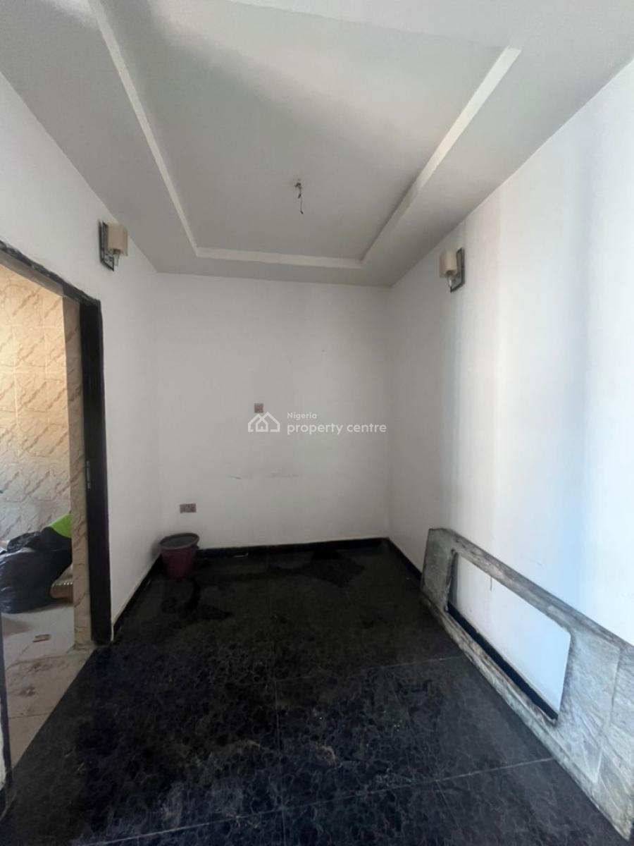 Spacious 2 Bedroom Apartment Upstairs, Opp Goodnews Estate Back Gate, Ogombo, Ajah, Lagos, Flat / Apartment for Rent