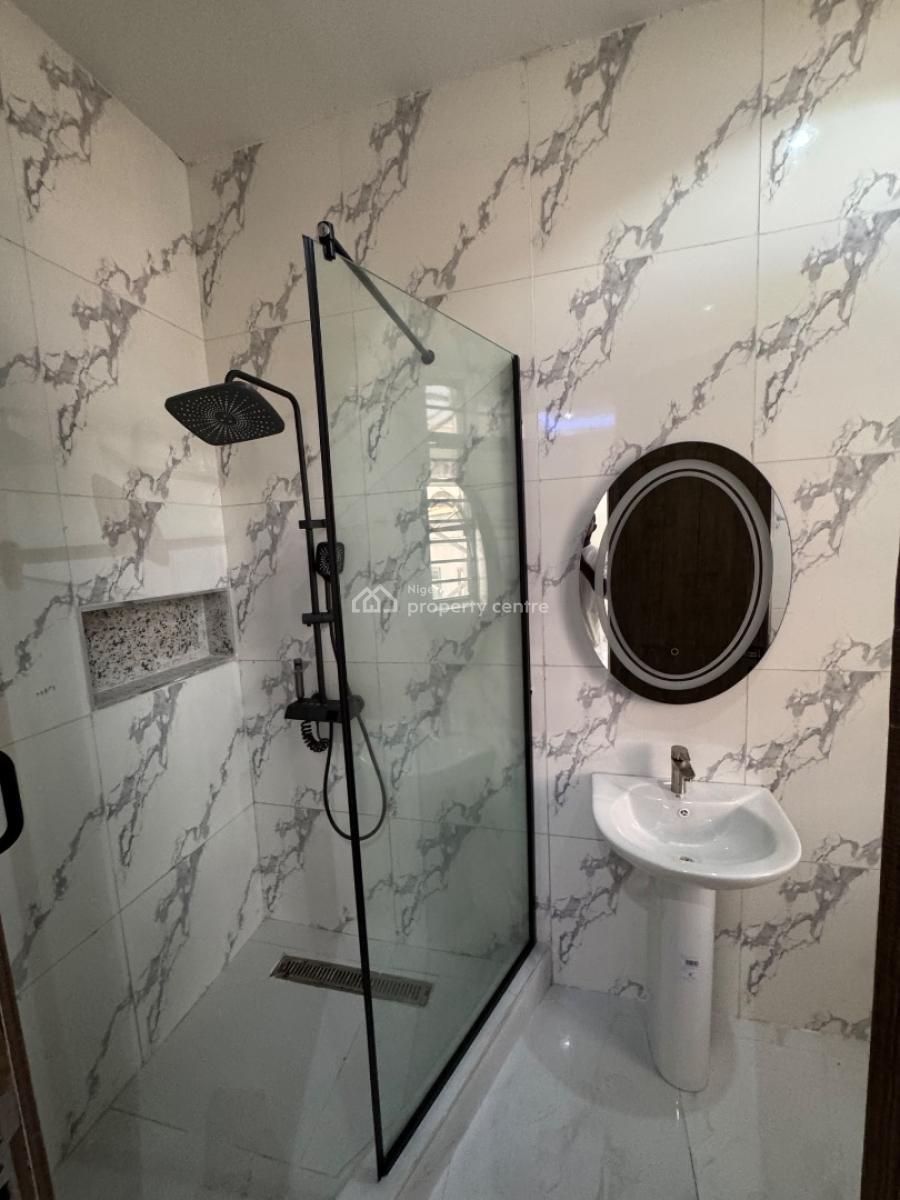 a Brand New Cosy 2 Bedroom Apartment, Lekki Phase 1., Lekki Phase 1, Lekki, Lagos, Flat / Apartment for Sale