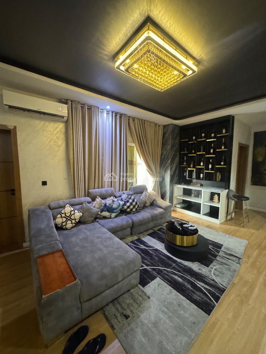 Three (3) Bedroom Penthouse with Bq, Lekki Phase 1, Lekki, Lagos, Flat / Apartment for Rent