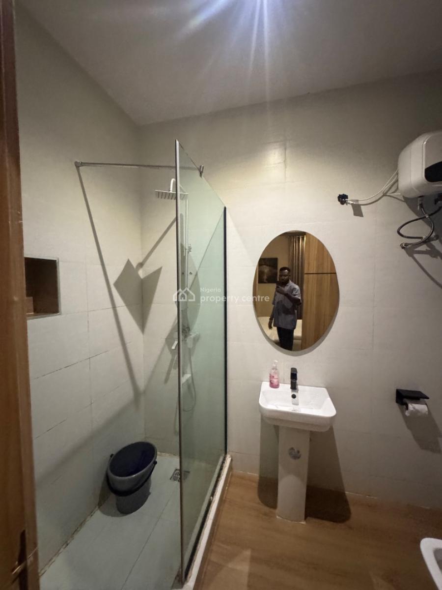 Three (3) Bedroom Penthouse with Bq, Lekki Phase 1, Lekki, Lagos, Flat / Apartment for Rent