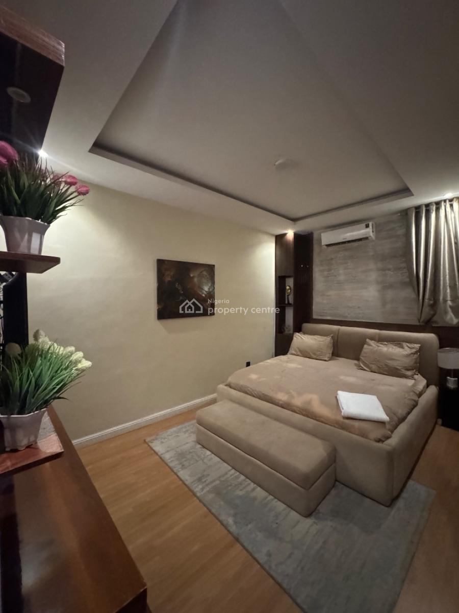 Three (3) Bedroom Penthouse with Bq, Lekki Phase 1, Lekki, Lagos, Flat / Apartment for Rent