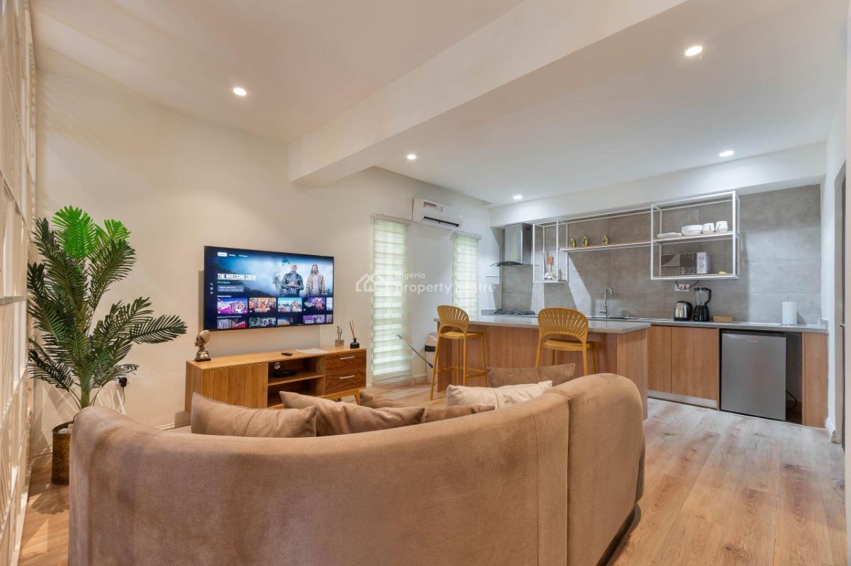 Premium 1 Bedroom Apartment with Swimming Pool and Gym, Off Admiralty Way, Lekki Phase 1, Lekki, Lagos, Mini Flat (room and Parlour) Short Let