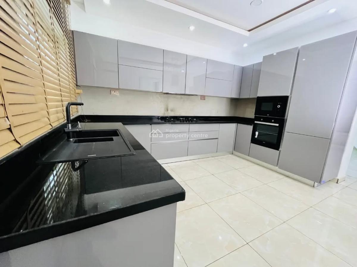 Nicely Furnished 4 Bedroom Apartment, Akure, Ondo, Flat / Apartment Short Let