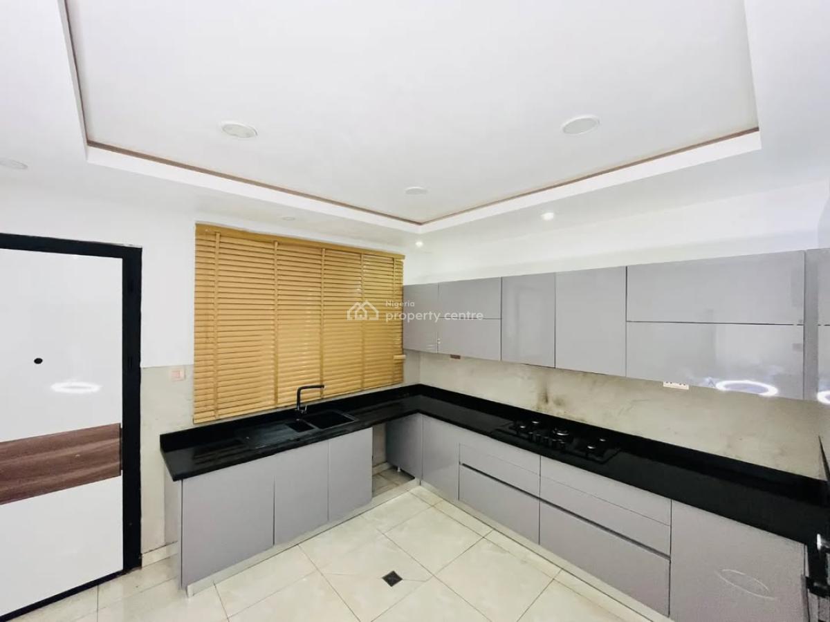 Nicely Furnished 4 Bedroom Apartment, Akure, Ondo, Flat / Apartment Short Let