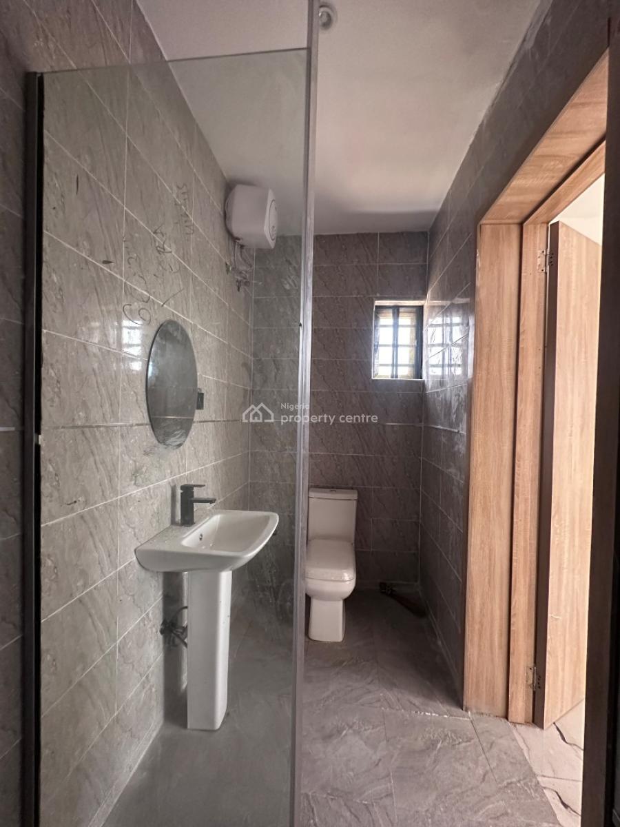 2 Bedroom Apartment, Abraham Adesanya, Lekki Phase 1, Lekki, Lagos, Flat / Apartment for Sale