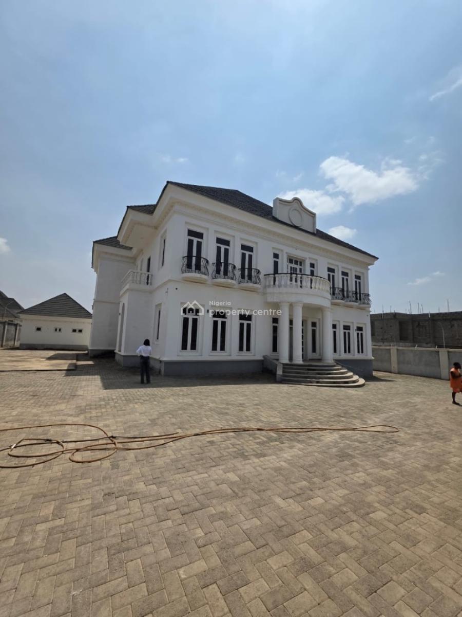 5 Bedrooms Stand Alone Detached Duplex Located in a Serene Environment, Guzape District, Abuja, Detached Duplex for Sale