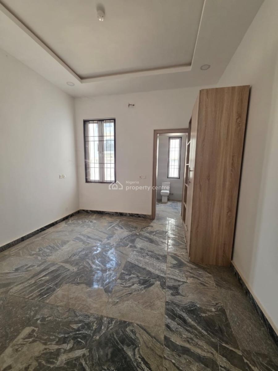 5 Bedrooms Stand Alone Detached Duplex Located in a Serene Environment, Guzape District, Abuja, Detached Duplex for Sale