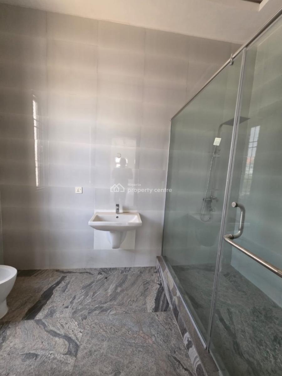 5 Bedrooms Stand Alone Detached Duplex Located in a Serene Environment, Guzape District, Abuja, Detached Duplex for Sale