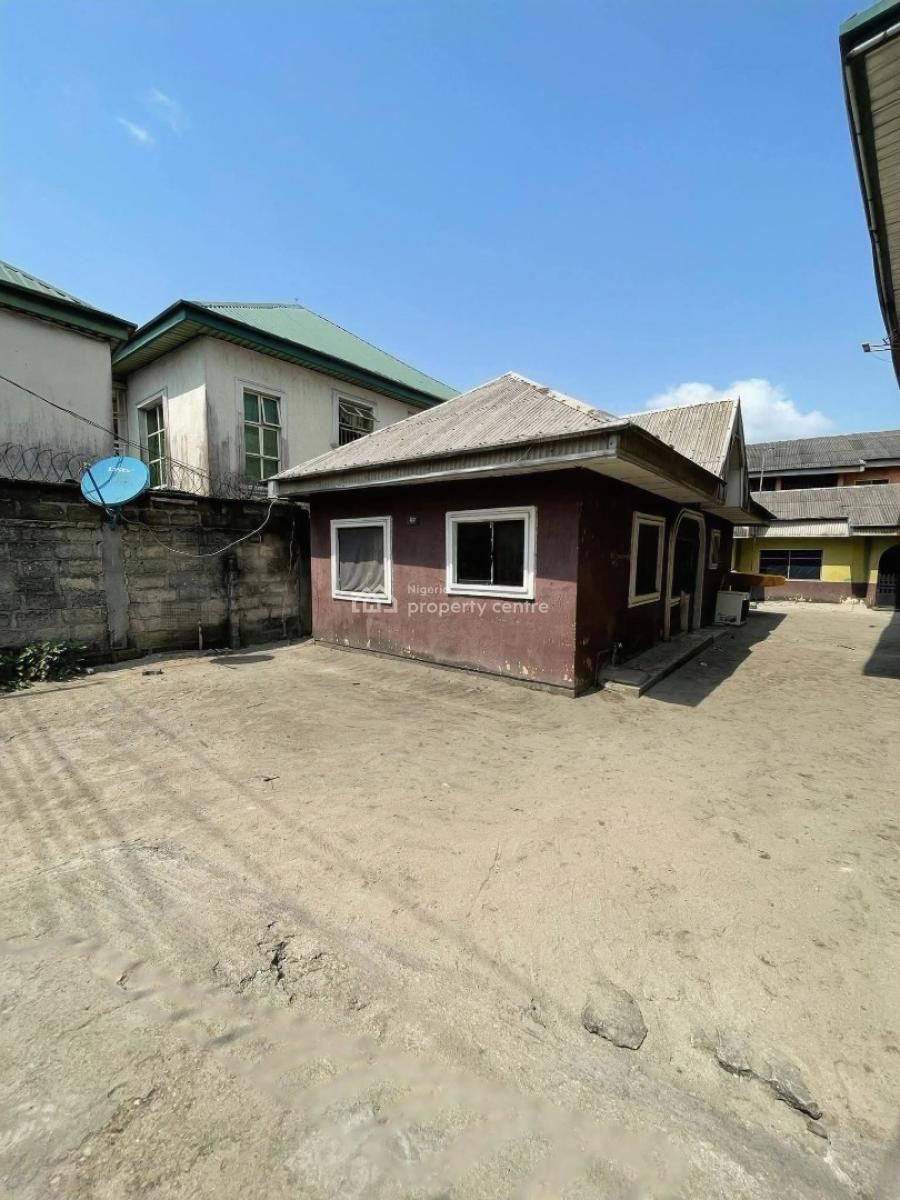 Investment Property of 5 Flats and 2 Shops, Akwaka, Rumuodomaya, Port Harcourt, Rivers, Block of Flats for Sale