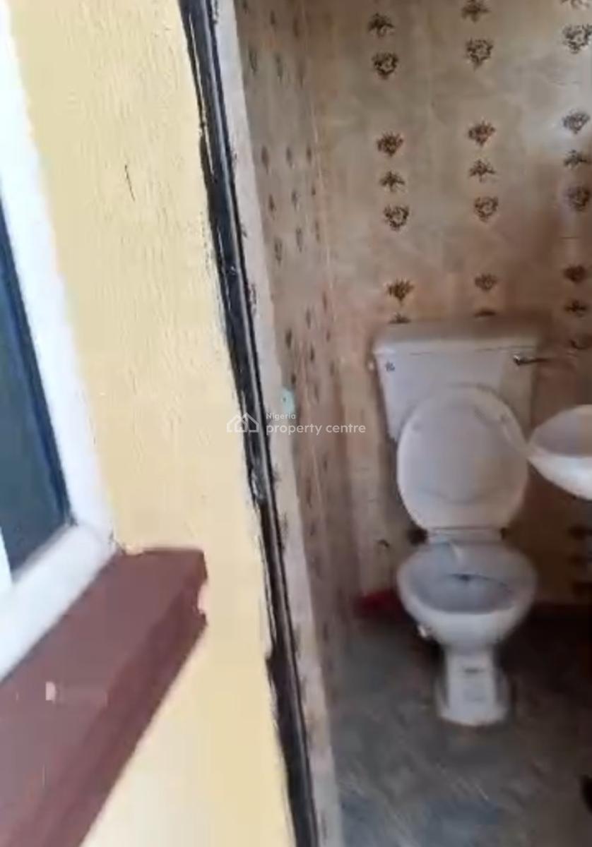 Three Bedroom Flat, Egbeda, Alimosho, Lagos, Flat / Apartment for Rent