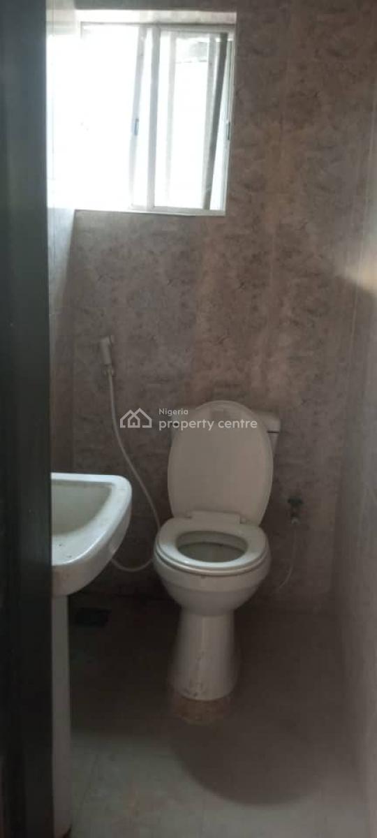 Standard Two Bedroom Flat, Mowe Town, Ogun, Flat / Apartment for Rent