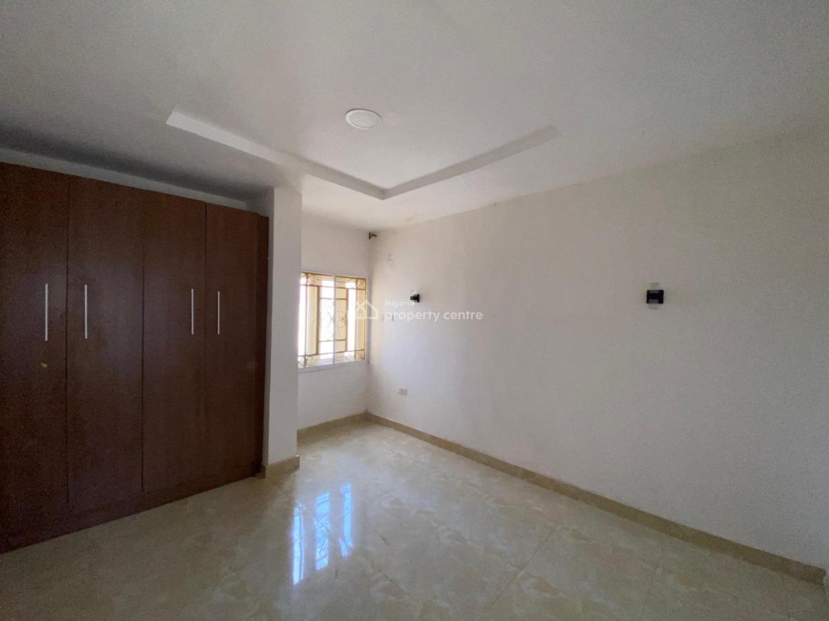2 Bedroom Apartment, in a Secured Estate, Guzape District, Abuja, Flat / Apartment for Rent