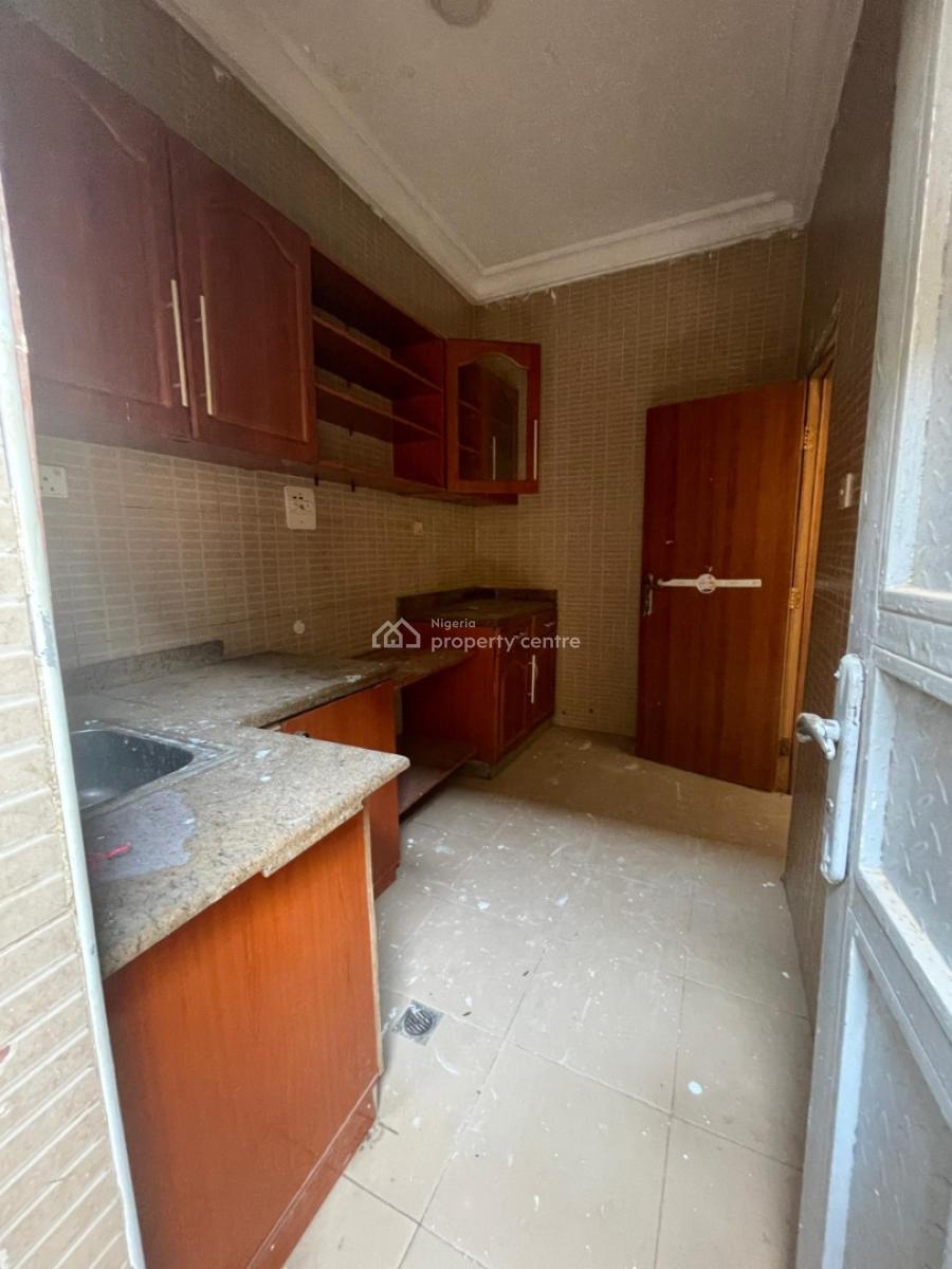 Renovated 2 Bedrooms Flat in a Secured Environment, By Stella Maris School, Durumi, Abuja, Flat / Apartment for Rent
