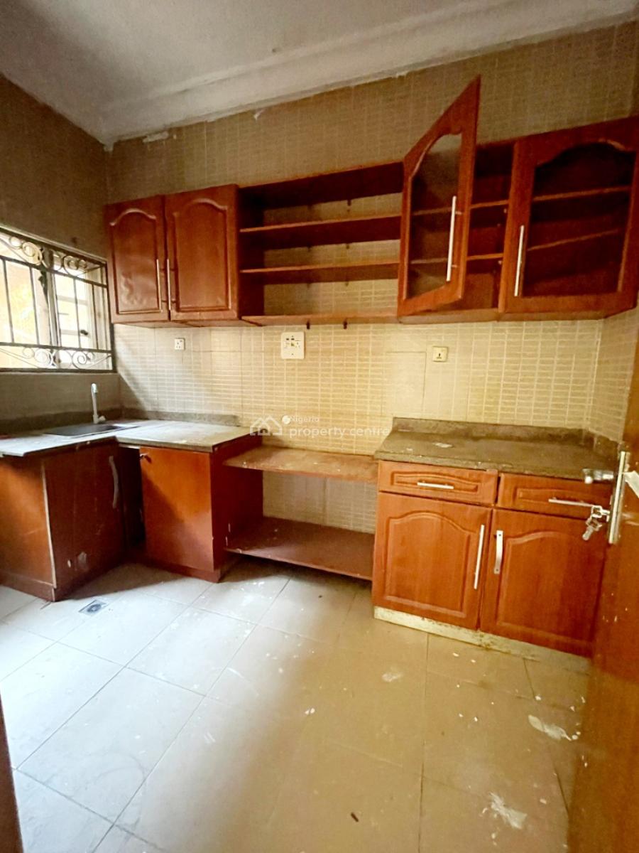 Renovated 2 Bedrooms Flat in a Secured Environment, By Stella Maris School, Durumi, Abuja, Flat / Apartment for Rent