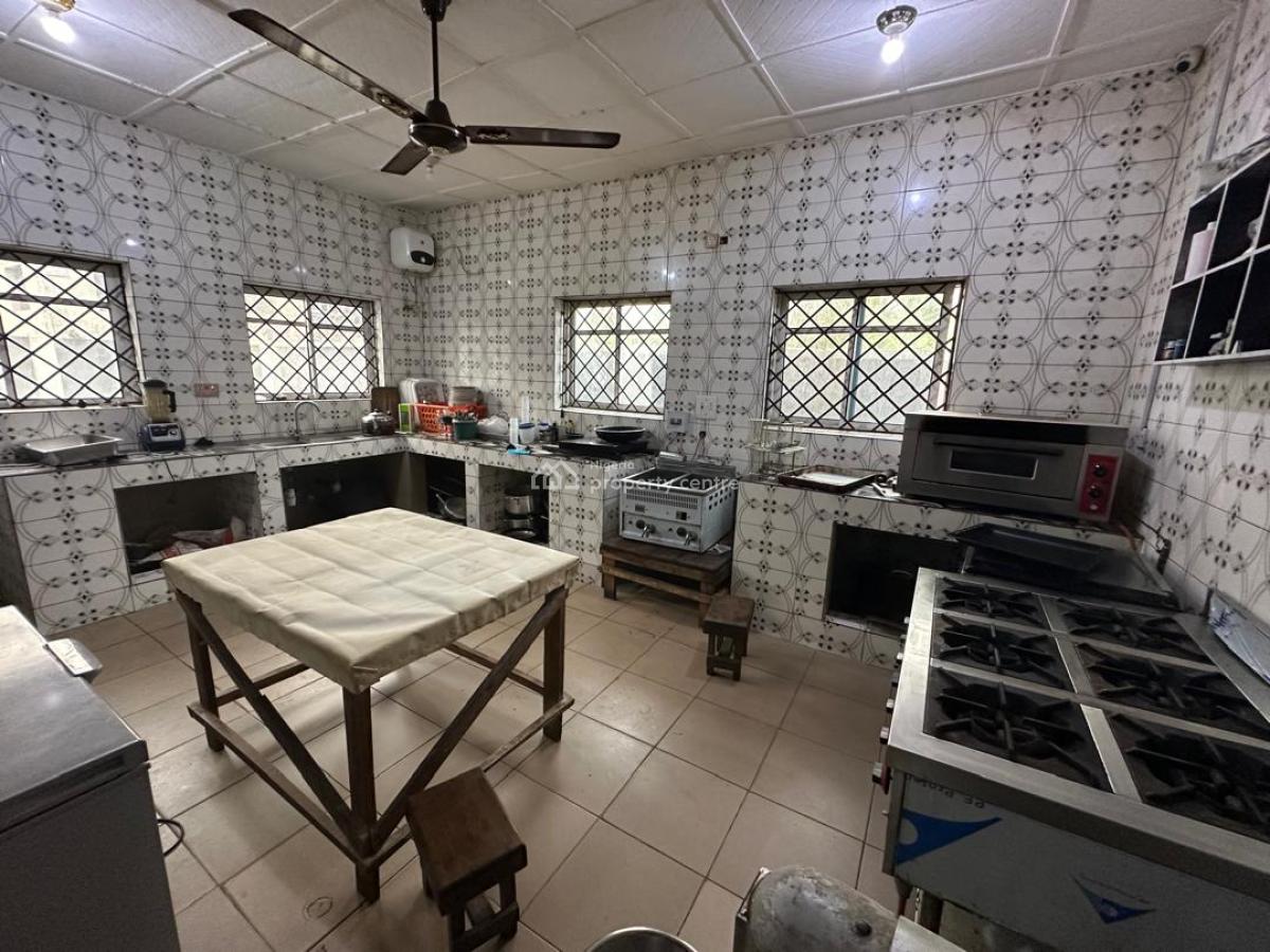 Functional Fast Food Outlet Available, Oyigbo Afam Roundabout, Oyigbo, Rivers, Plaza / Complex / Mall for Sale